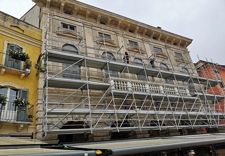 impalcatura di restauro